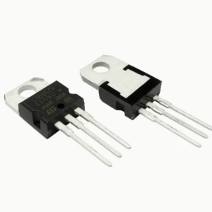 L7805CV linear voltage regulator IC in TO-220 package with 5V fixed output and 1.5A current capacity